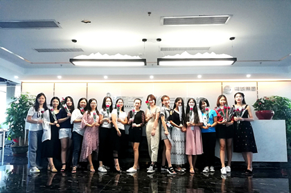 三心網(wǎng)APP開(kāi)發(fā)定制公司美女幫 三心網(wǎng)APP開(kāi)發(fā)定制公司美女幫